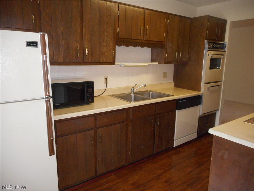 Silver Lake Towers Condo - Residential