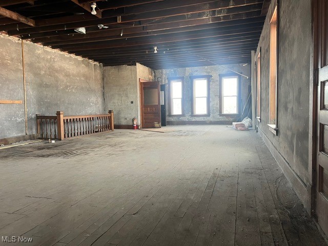 Chamberlain - Commercial Sale