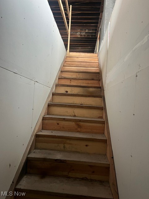 Chamberlain - Commercial Sale