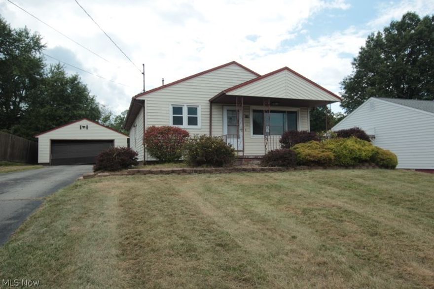 3 bedroom ranch. 90 percent eff. furnace & central air. fenced in yard, vinyl tilt windows, Ceiling fans throughout, family room in lower level with bar and separate laundry room plus additional storage room. 2 car garage.