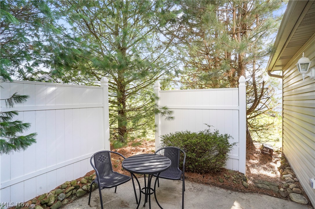 Creekside/Pleasant Lakes Condo - Residential