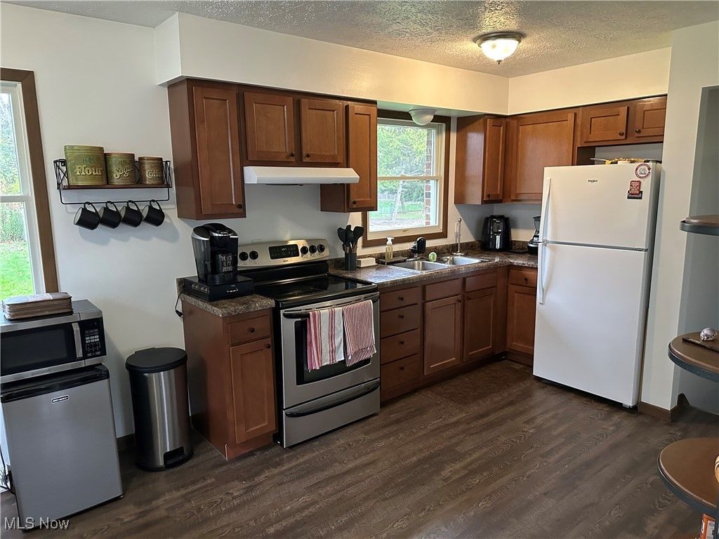 Photo of 1629 Sawyer Street, Mogadore, OH 44260 (MLS # 5167337)