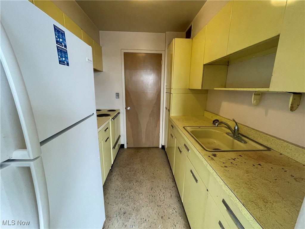 Lake House Condo - Residential