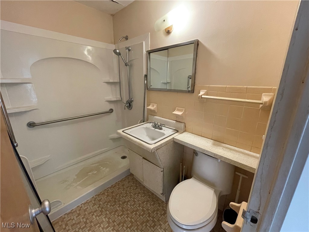 Lake House Condo - Residential