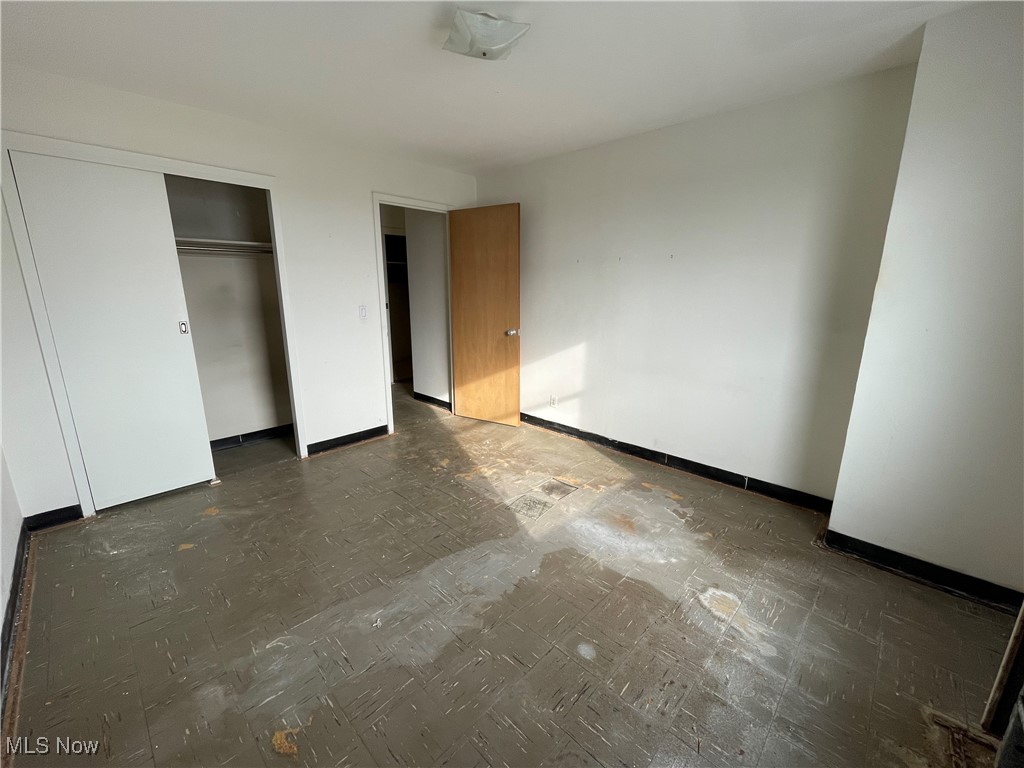 Lake House Condo - Residential