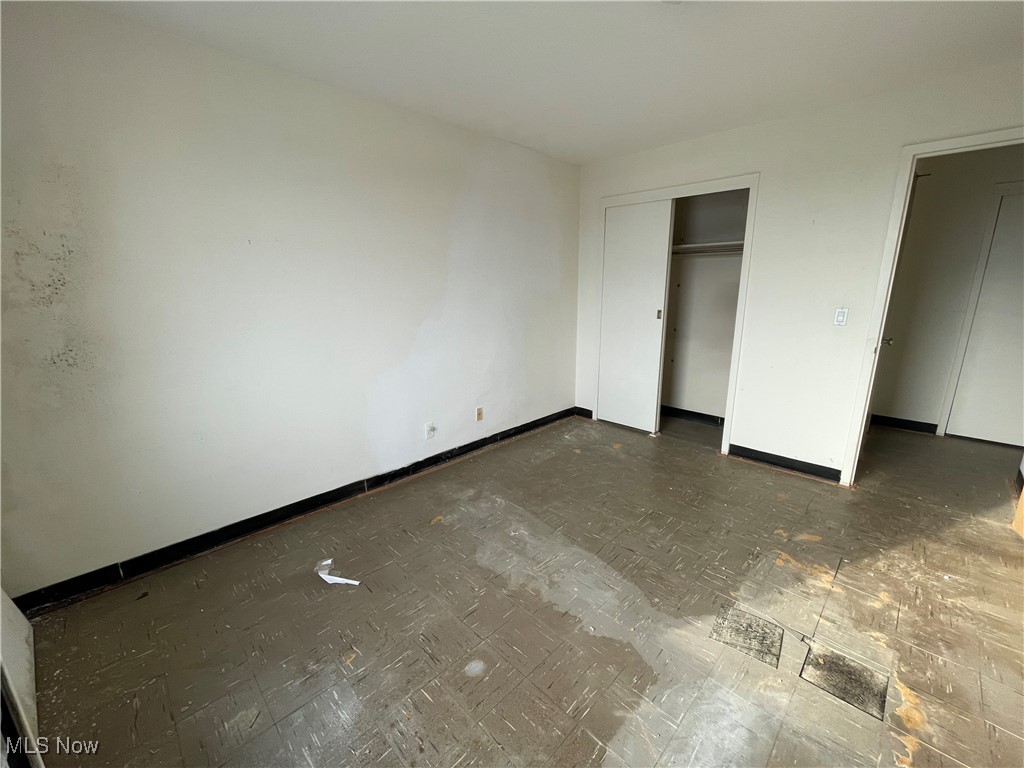 Lake House Condo - Residential