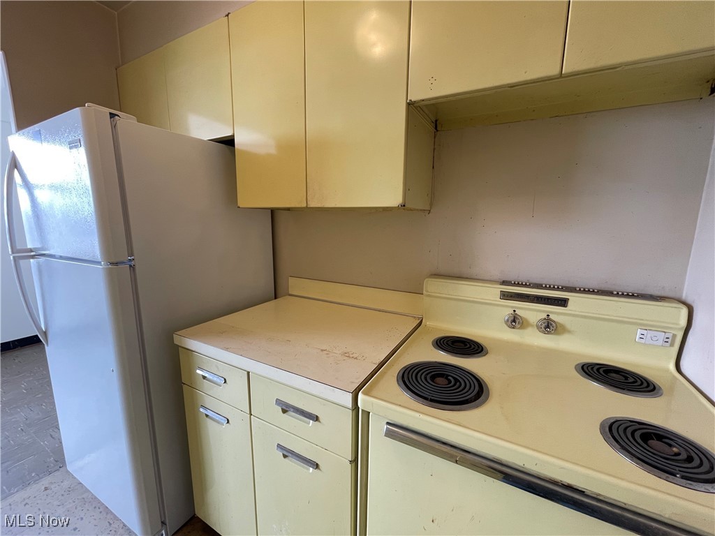 Lake House Condo - Residential