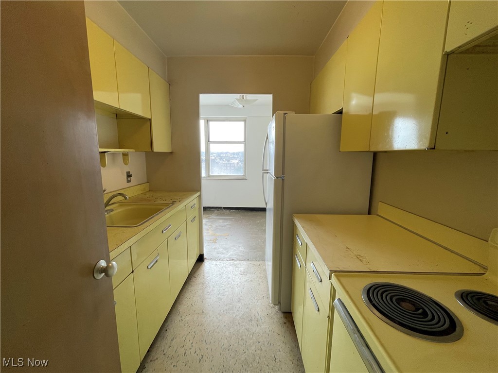 Lake House Condo - Residential