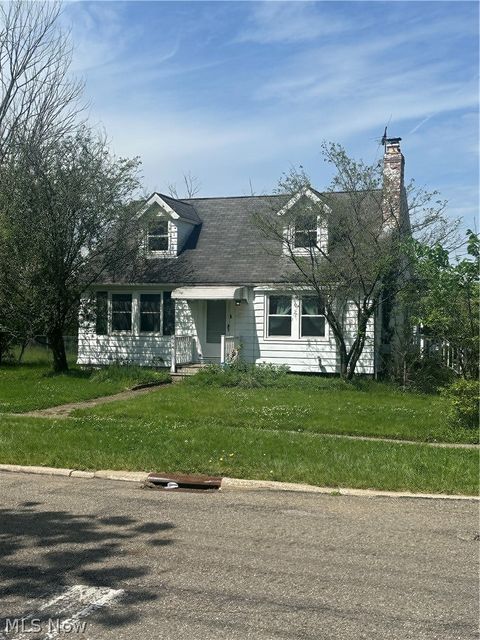 Homes For Sale - 694 Mckinley Avenue<br/> Bedford, OH 44146