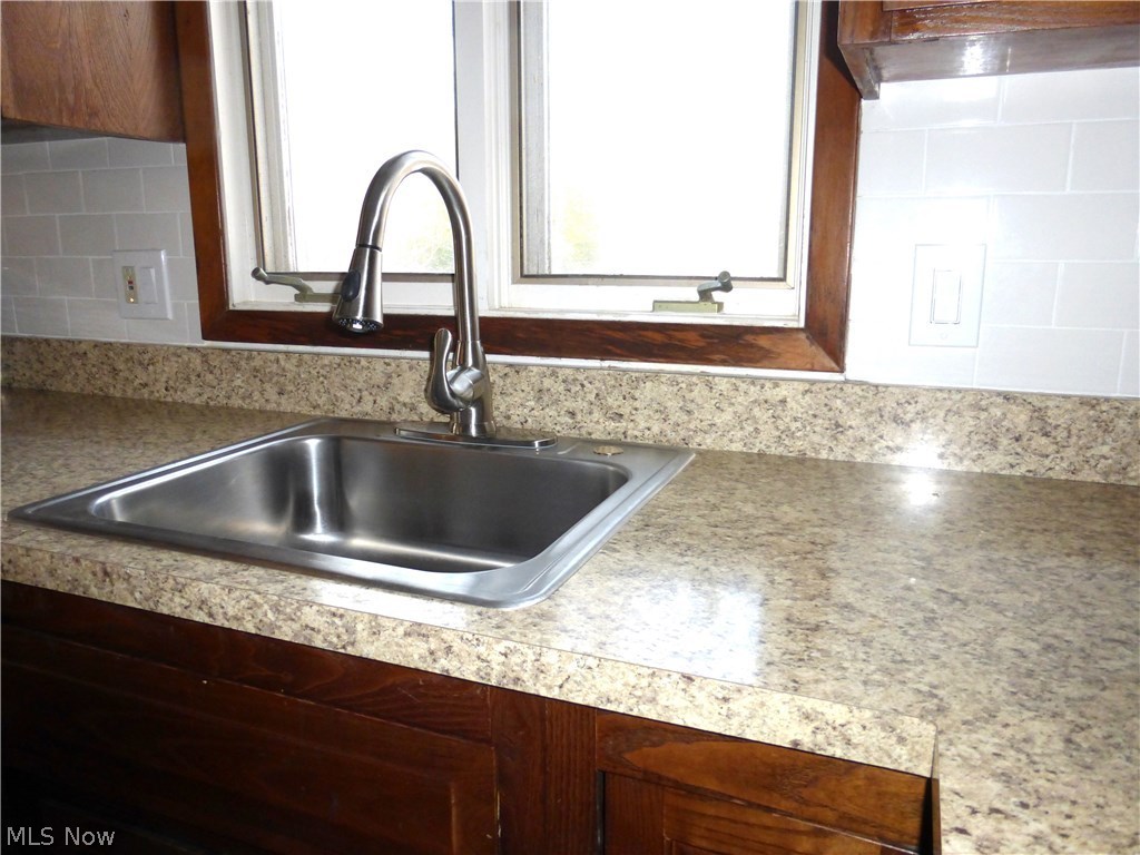 Mayfield 01 - Residential Lease