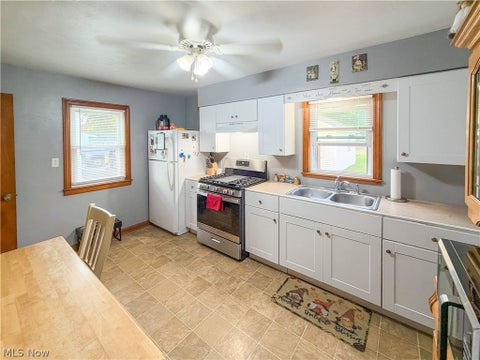 Tiny photo for 426 Joan Avenue, Girard, OH 44420 (MLS # 5257567)