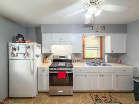 Tiny photo for 426 Joan Avenue, Girard, OH 44420 (MLS # 5257567)