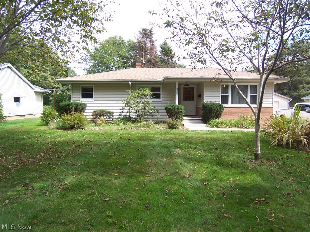 Fantastic 3 bedroom ranch in Akron. Move right in!! The house has been completely updated with refinished hardwood floors, fresh paint and a brand new garage door. Windows and roof have recently been replaced as well. Enjoy the peace and quiet of the low traffic, private neigborhood, but still be close to all your favorite west Akron amenities. Call today for your private showing.