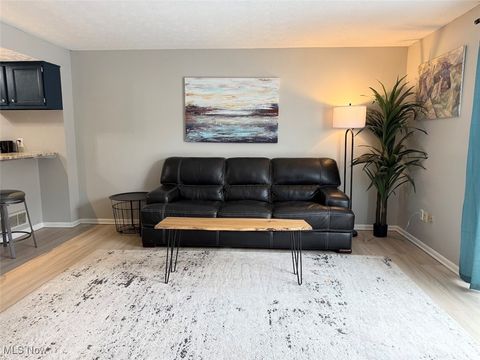 Tiny photo for 915 Sturbridge Drive, Medina, OH 44256 (MLS # 5179652)