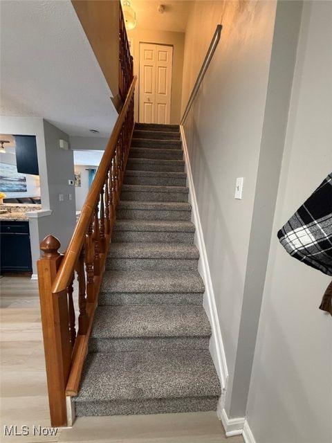 Tiny photo for 915 Sturbridge Drive, Medina, OH 44256 (MLS # 5179652)