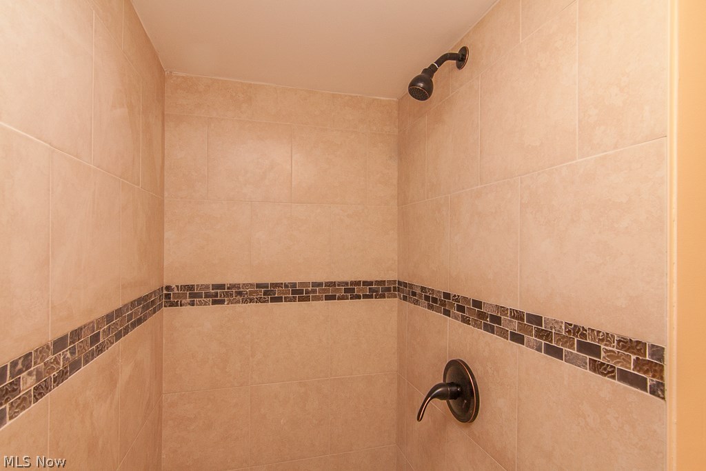 Lyndhurst Manor - Residential