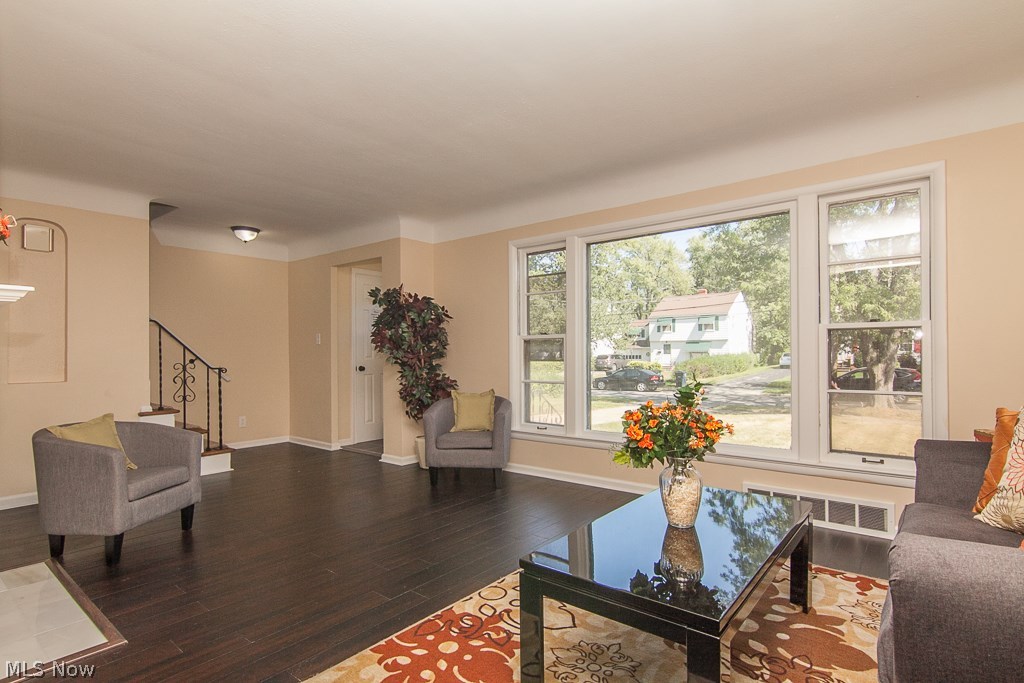 Lyndhurst Manor - Residential