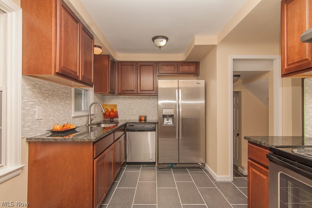 Lyndhurst Manor - Residential