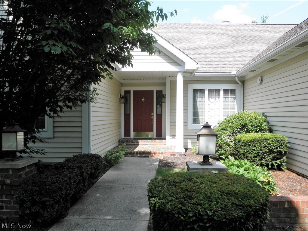 Village Crystal Lakes Condo - Residential