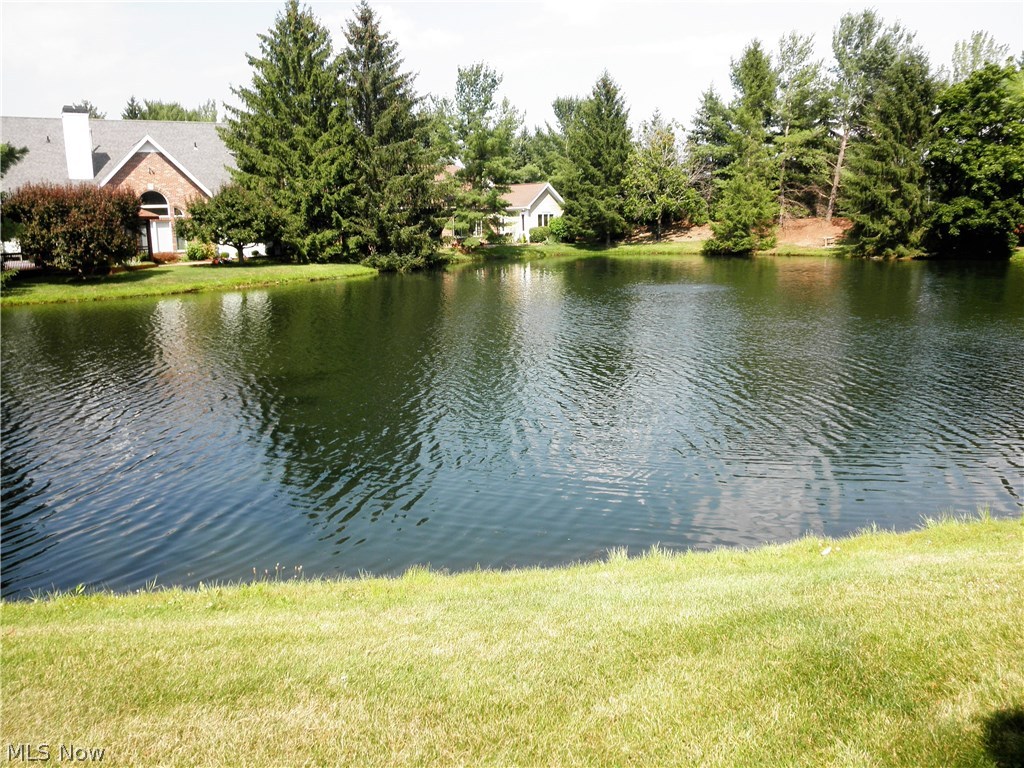 Village Crystal Lakes Condo - Residential