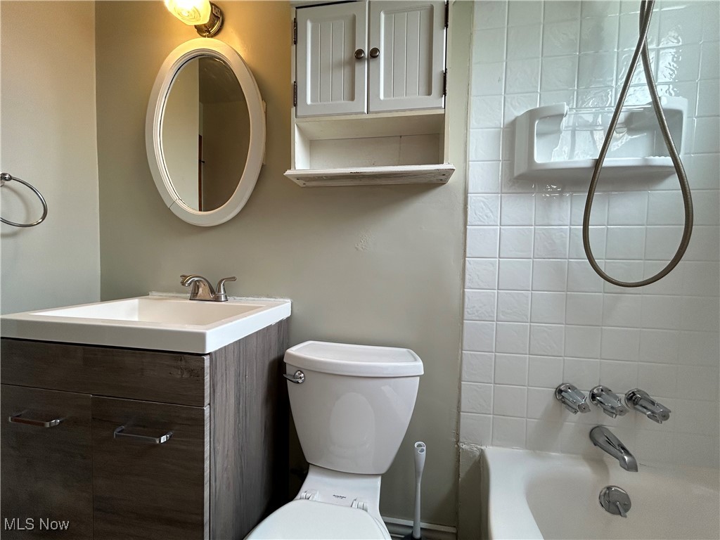 Oak Park Dev 09 - Residential Lease