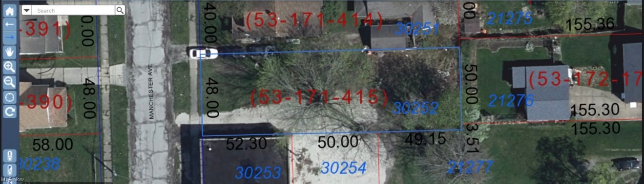 Main image without alt text