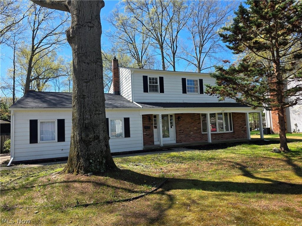 Photo of 32667 Carriage Lane, Avon Lake, OH 44012 (MLS # 5202593)