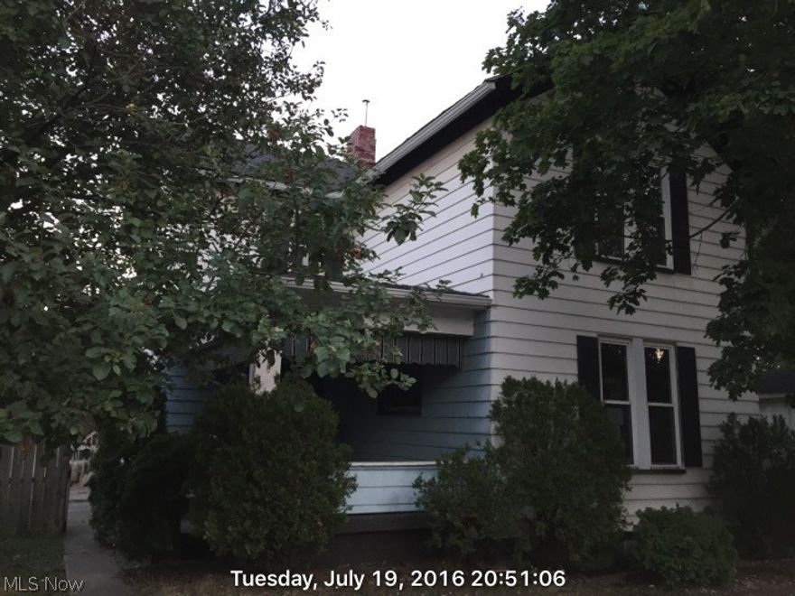 2 Story home in Wellsville, close to convenient store and schools, 3 bedrooms, 1 bath, with a detached garage with a unit above that has the potential to be rented out. Yard is fenced in and has a small shed in back.