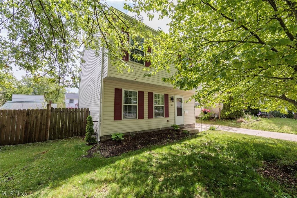 Photo of 671 Tioga Trail, Willoughby, OH 44094 (MLS # 5208430)