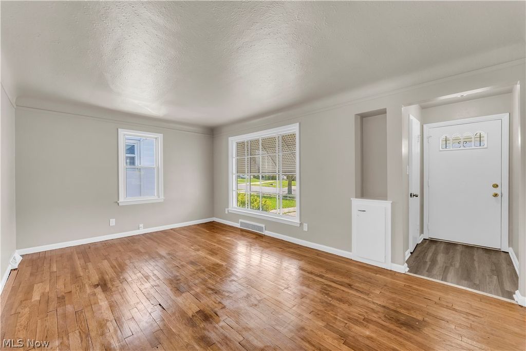 Photo of 14205 Corridon Avenue, Maple Heights, OH 44137 (MLS # 5208707)