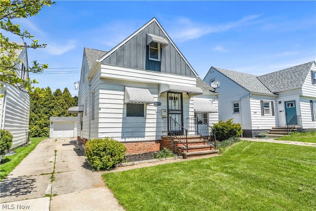Photo of 14205 Corridon Avenue, Maple Heights, OH 44137 (MLS # 5208707)
