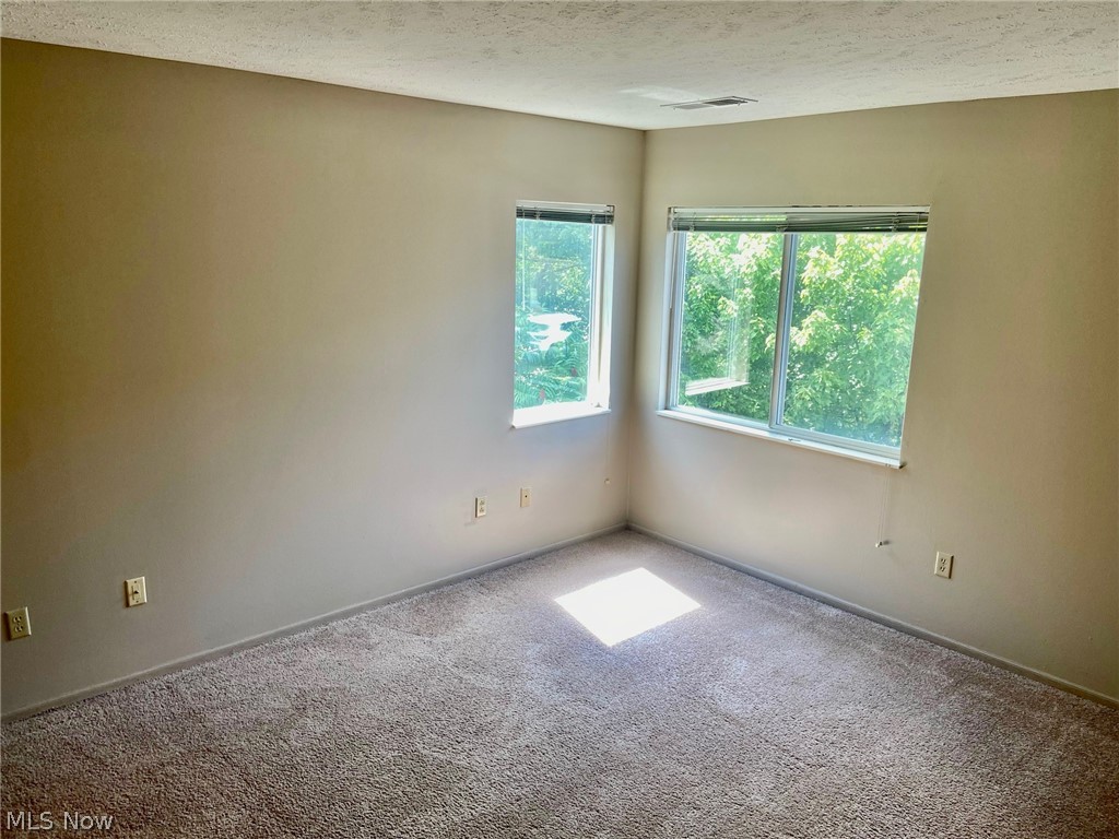 Brookledge Commons Condos - Residential Lease