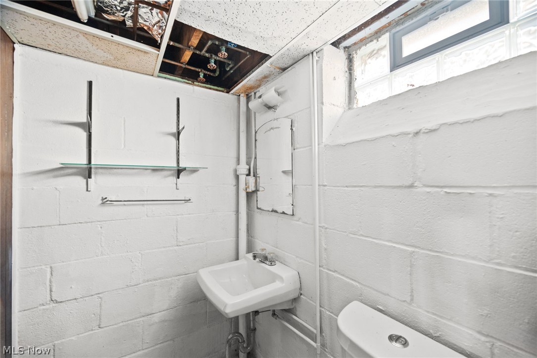 Engmer Realty & Investment C - Residential Lease