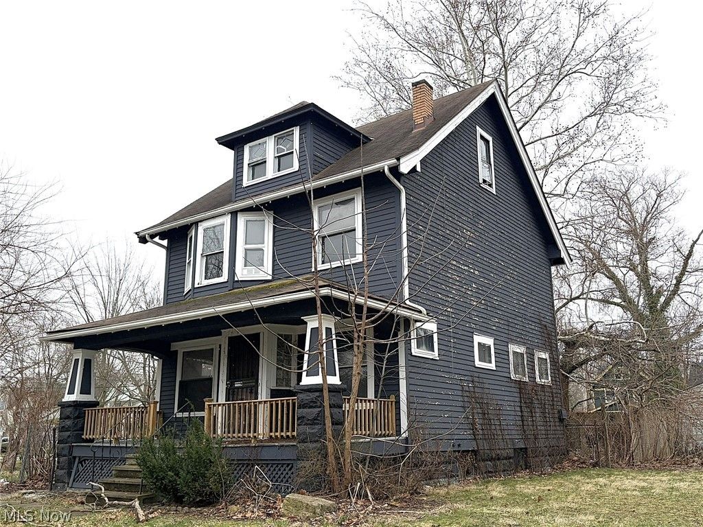 Photo of 10106 Parmelee Avenue, Cleveland, OH 44108 (MLS # 5198684)