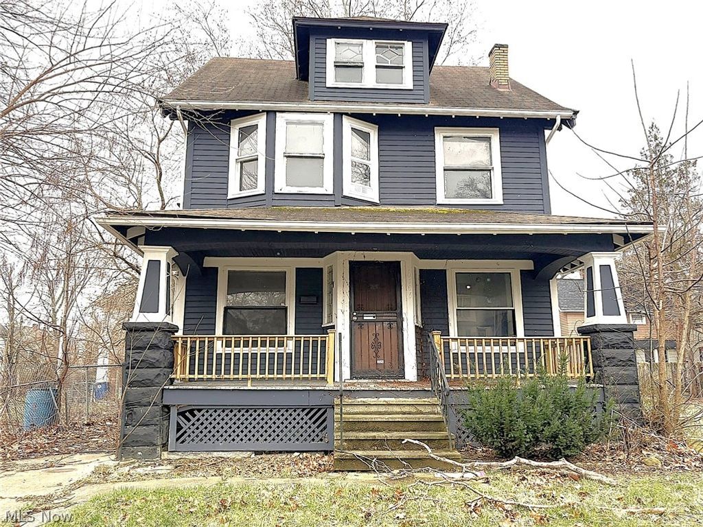 Photo of 10106 Parmelee Avenue, Cleveland, OH 44108 (MLS # 5198684)