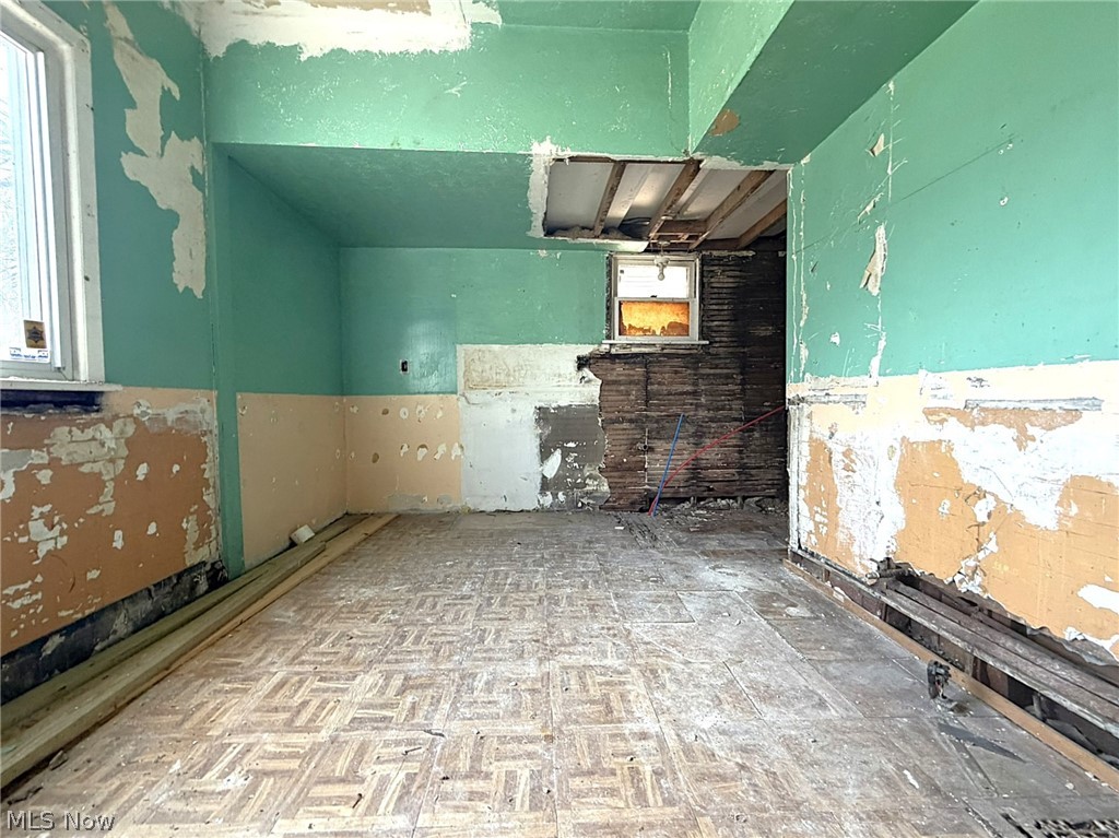 10106 Parmelee Avenue