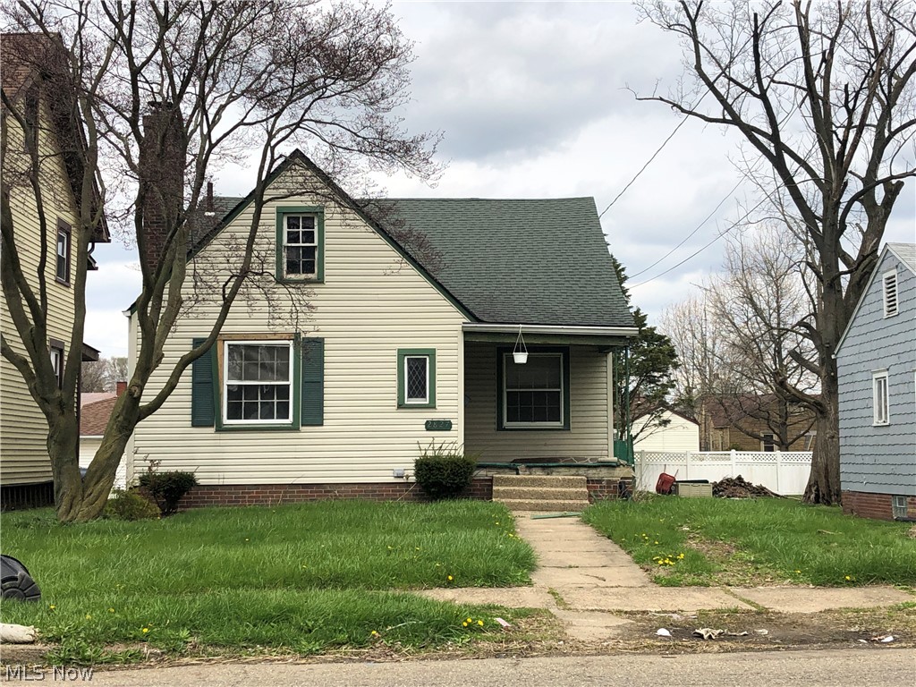 Great starter home or investor opportunity! 3 bedroom home rented for $700/mo. Loads of potential- needs some work. Offered with package for $330,000. Ask for income breakdown & more details on 9 home package. Offered as a package with MLS#s 4182083, 4182088, 4182092, 4182096, 4182101, 4182107, 4182110, 4182111, 4182173