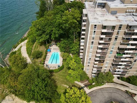 Photo for 25801 Lakeshore Boulevard 46