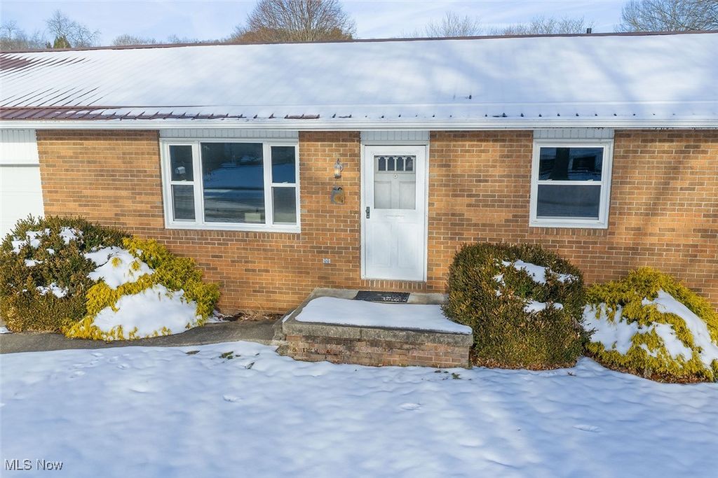 Photo of 469 Stratton Avenue SW, New Philadelphia, OH 44663 (MLS # 5179989)