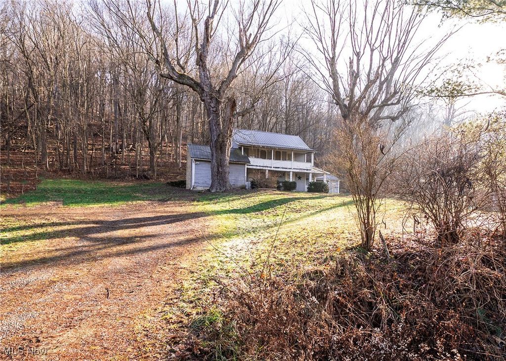 Photo of 1573 Barnhill Road SE, New Philadelphia, OH 44663 (MLS # 5180526)