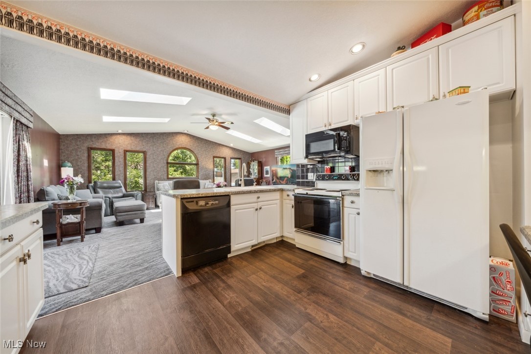 795 Valley Drive, Amherst, Ohio image 17