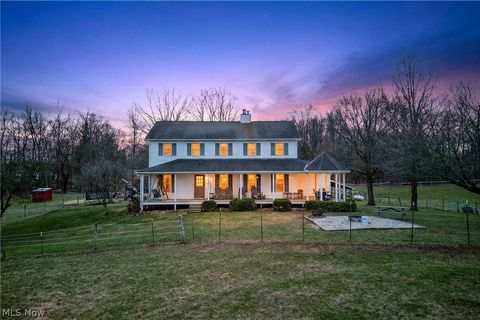 Homes For Sale - 18440 Hobart Road<br/> Geauga County, Parkman, OH 44491