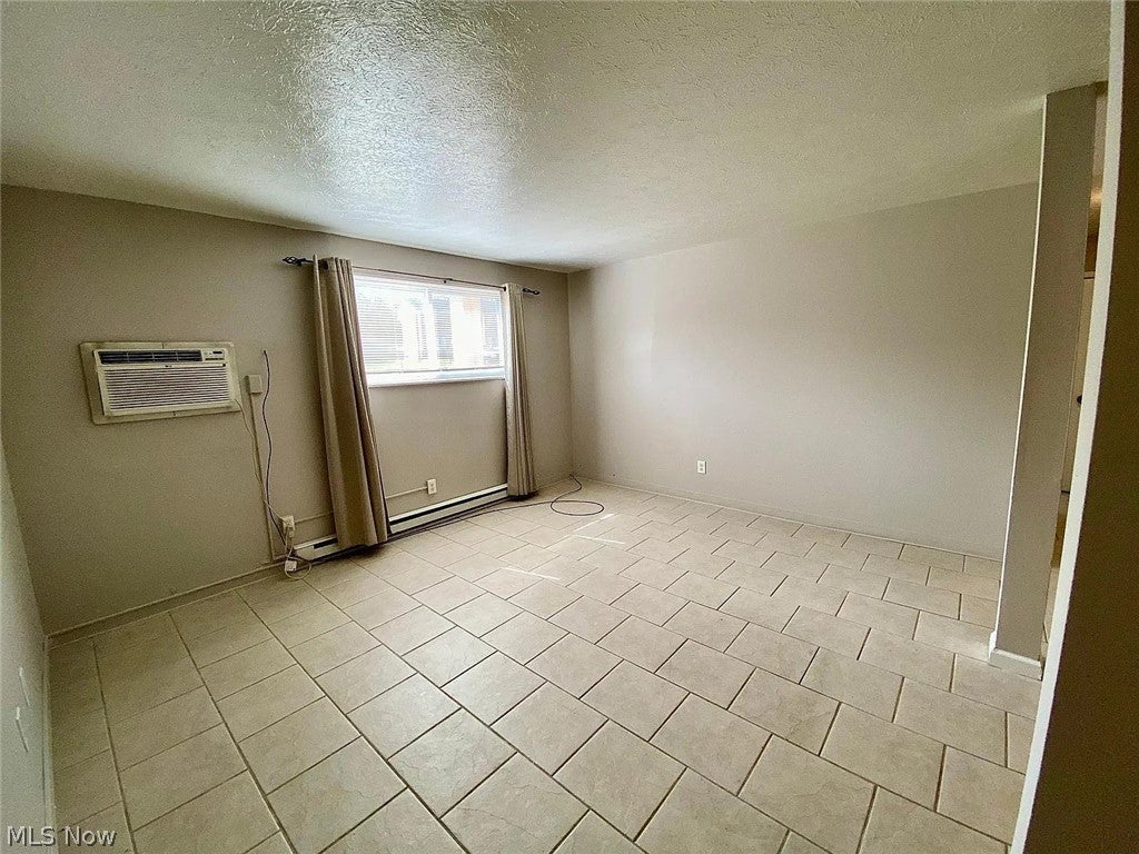 Photo of 640 S Shore Court, Vermilion, OH 44089 (MLS # 5215750)