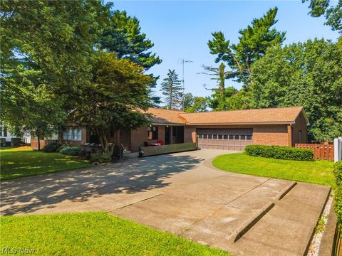 Homes For Sale - 515 S Silver Street<br/> Louisville, OH 44641