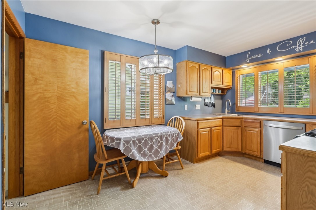 55 Gale Drive, Barberton, Ohio image 6