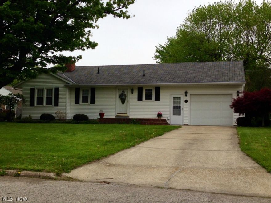 Ranch home with 1 car attached heated garage. One floor living! Great room has a gas fireplace. Galley style kitchen with ceramic tile flooring. Master suite with walk-in closet & master bath with seated shower. Laundry currently in garage.