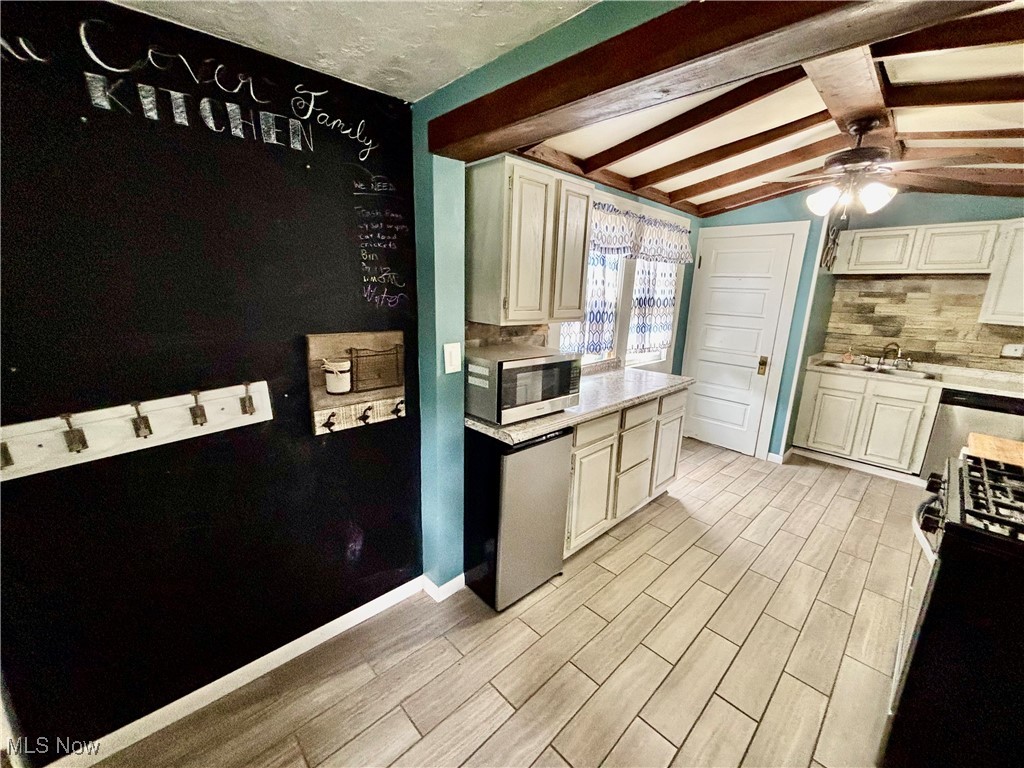 Akron, Ohio 44310, United States, 3 Bedrooms Bedrooms, ,2 BathroomsBathrooms,Residential,Active,163612