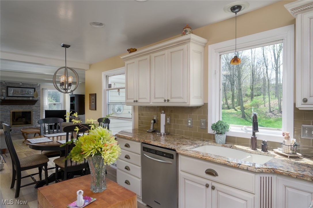 6352 Creekside Trail, Solon, Ohio image 14