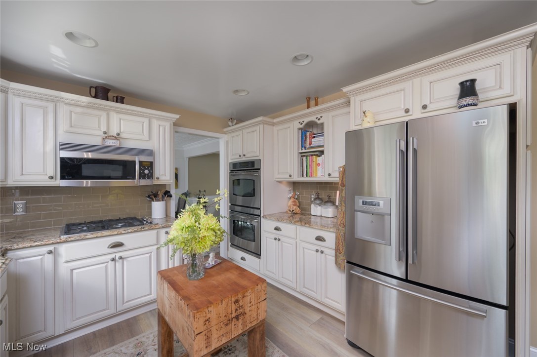 6352 Creekside Trail, Solon, Ohio image 12