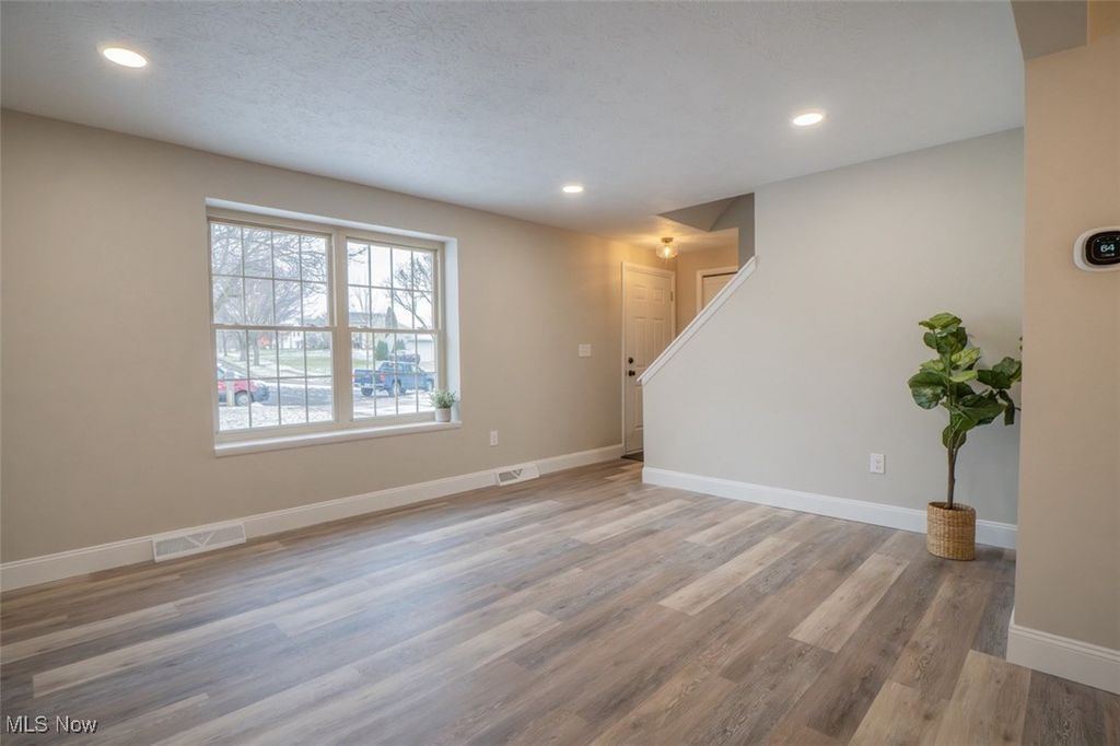 Photo of 2798 E Celeste View Drive, Stow, OH 44224 (MLS # 5177250)